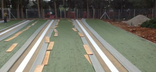 התקנה דשא סינטטי